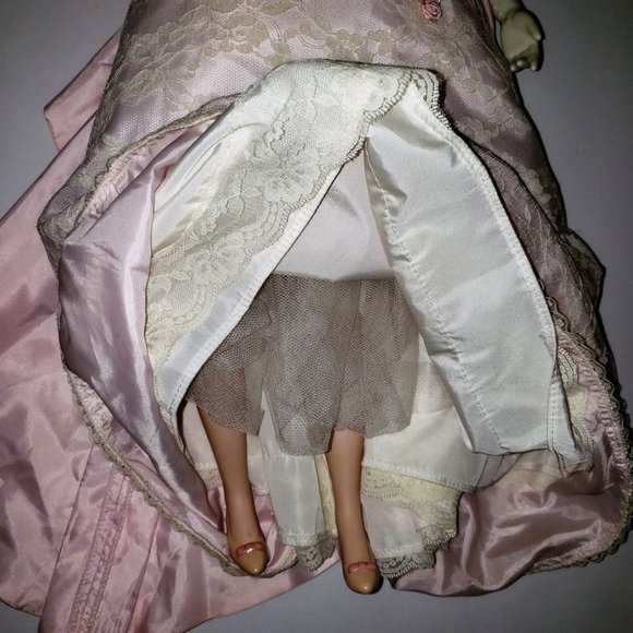 Lenox 22" Porcelain Doll Evening at the Gala Limited Ed. 1992 - Picture 10 of 11